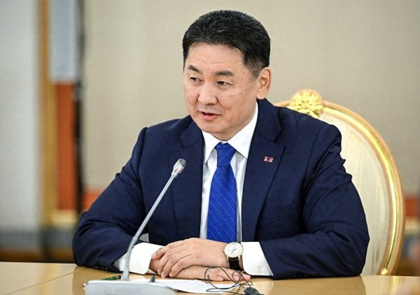 天通盈 蒙一号人物出手, 帮亲华派保住总理宝座, 亲美派算盘落空