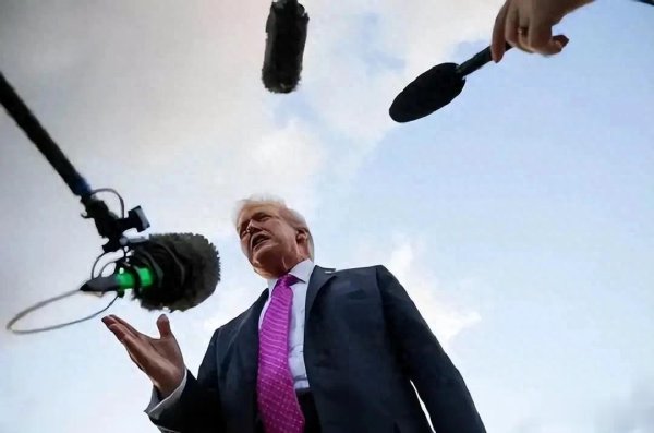 玖联优配 特朗普当众表示“是中国逼我的”, 美媒: 中国附近已有两艘美航母